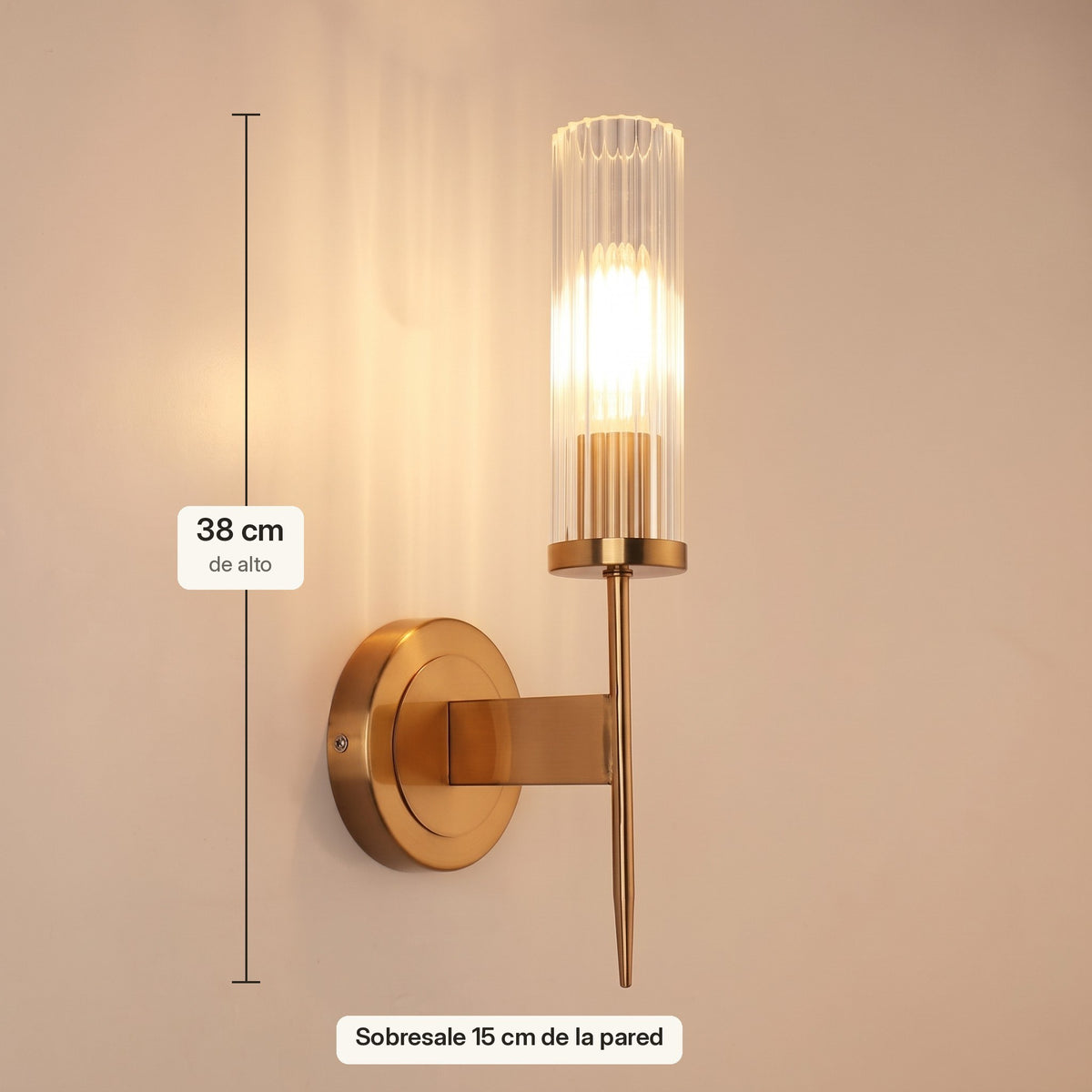 Medidas de Vela: 38 cm de alto, sobresale 15 cm de la pared